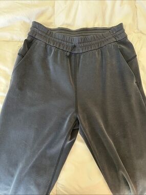 Lulu Lemon Women’s soft Charcoal Gray Drawstring Sweatpants size 6